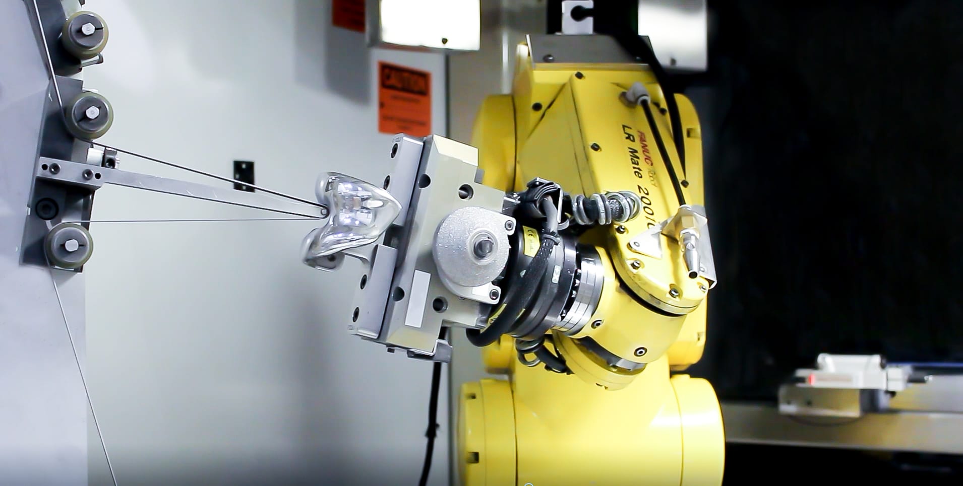 AV&R applies robotic surface finishing experience to orthopedic implant production