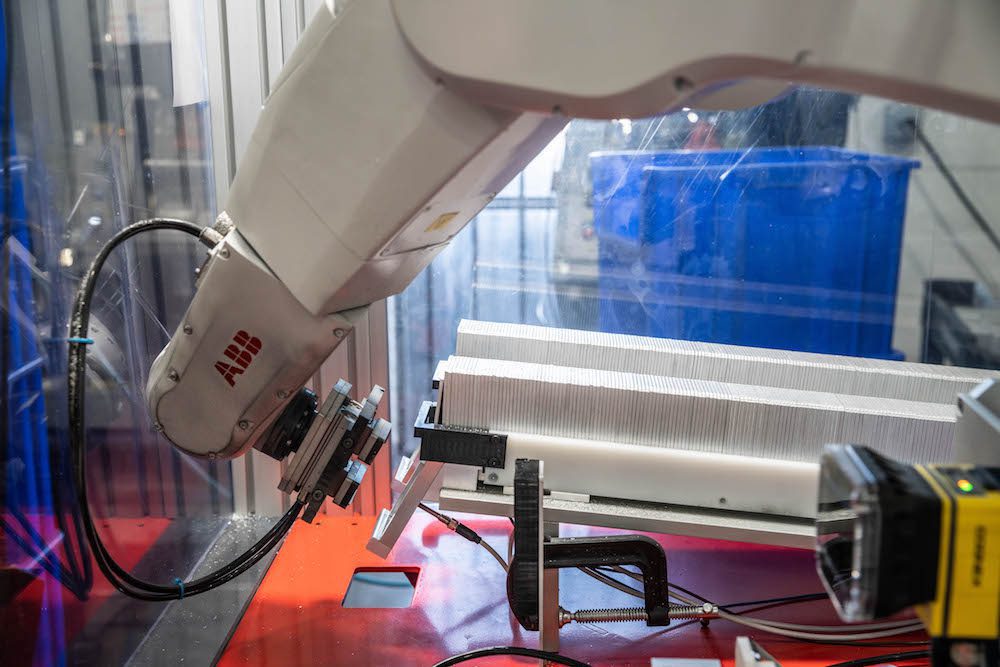 3 ABB robots help belt manufacturer increase production 33%