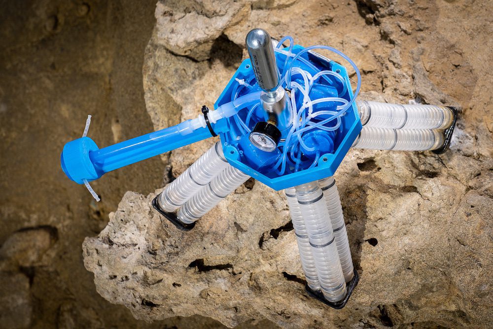 Designing a quadruped controlled & powered by pneumatics