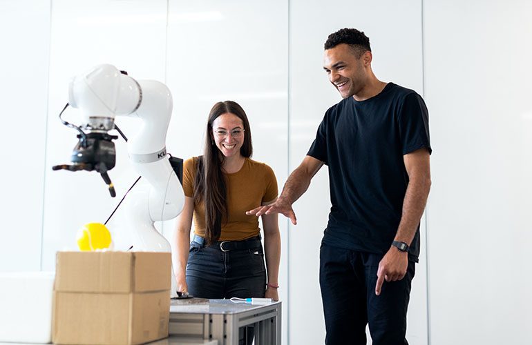 Managing large robotics software teams