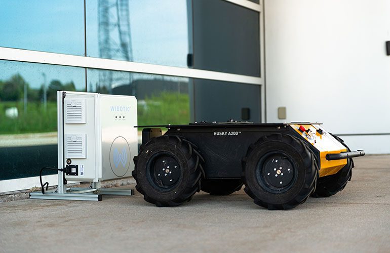 WiBotic powers wireless charging for Clearpath AMRs