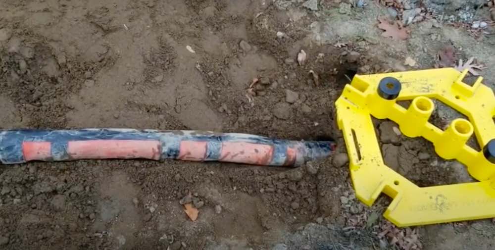 Watch GE’s worm robot dig an underground tunnel